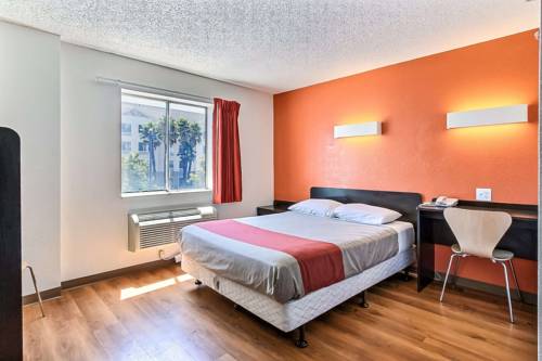 Imagen de la habitación del Motel 6 Gilroy, Ca. Foto 6