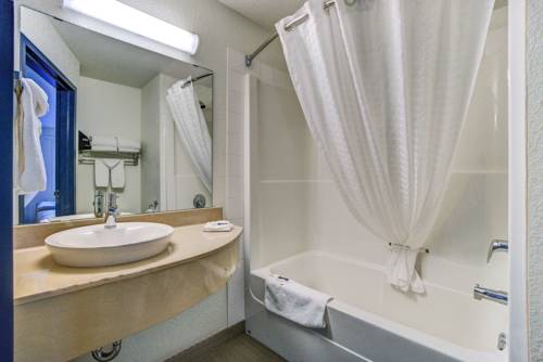 Imagen de la habitación del Motel 6 Grande Prairie, Ab. Foto 10