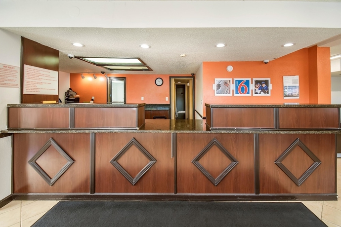 Imagen de los interiores del Motel 6 Grove City, Oh. Foto 19