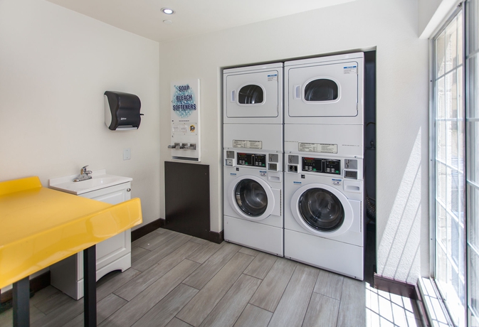 Imagen de los interiores del Motel 6 Hollywood. Foto 11