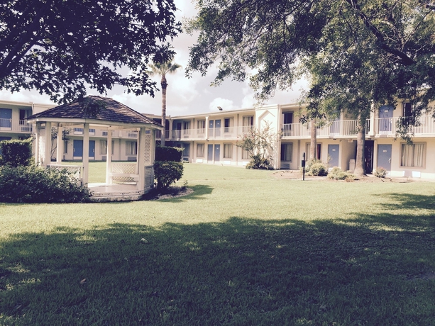 Imagen de los exteriores del Motel 6 Houston, Tx - East. Foto 8