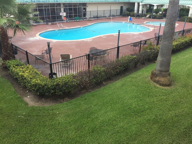 Imagen de la piscina del Motel 6 Houston, Tx - East. Foto 12