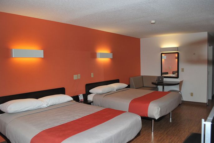 Imagen de los interiores del Motel 6 Indianapolis Carmel. Foto 10