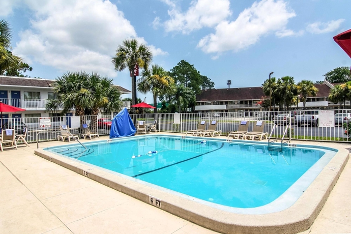 Imagen de la piscina del Motel 6 Jacksonville - Orange Park. Foto 12