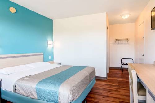 Imagen de la habitación del Motel 6 Janesville, Wi. Foto 14