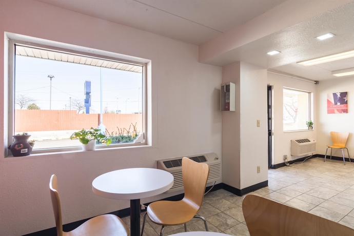 Imagen de los interiores del Motel 6 Joliet - I-80. Foto 17