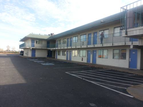 Imagen de la habitación del Motel 6 Joplin. Foto 2