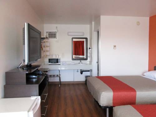 Imagen de la habitación del Motel 6 Kamloops. Foto 4