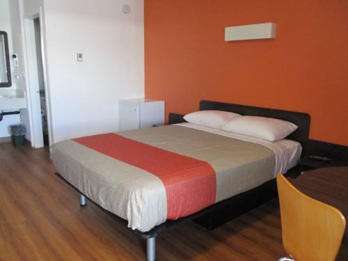 Imagen de la habitación del Motel 6 Kamloops. Foto 8