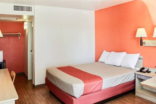 Imagen de la habitación del Motel 6 King City, Ca. Foto 8