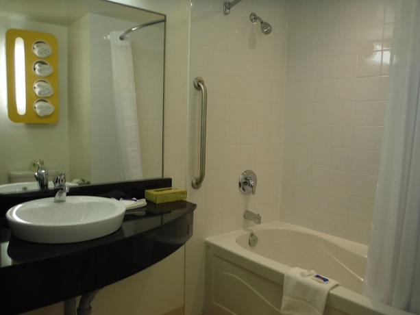 Imagen de la habitación del Motel 6 Kingston, On. Foto 12