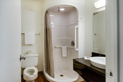 Imagen de la habitación del Motel 6 Lenexa, Ks - Kansas City Southwest. Foto 5