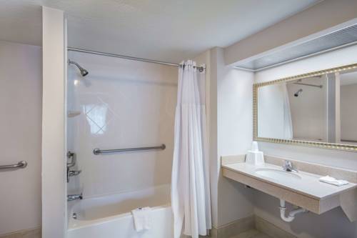 Imagen de la habitación del Motel 6 London. Foto 3