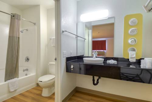 Imagen de la habitación del Motel 6 Los Angeles - Harbor City. Foto 6