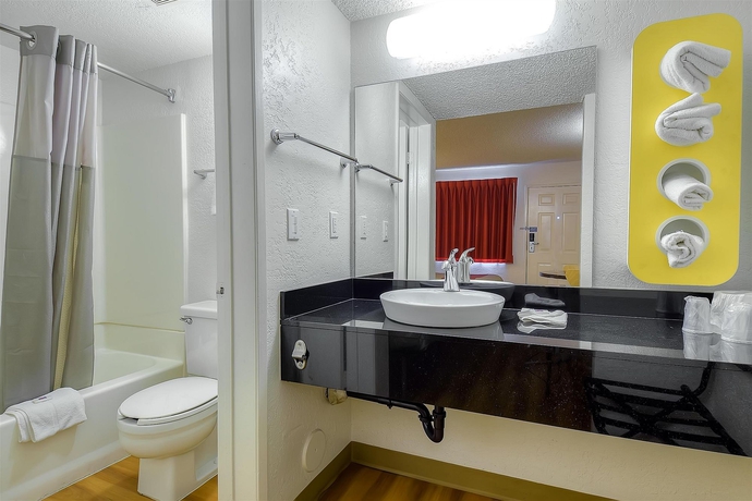 Imagen de la habitación del Motel 6 Los Angeles - Long Beach. Foto 14