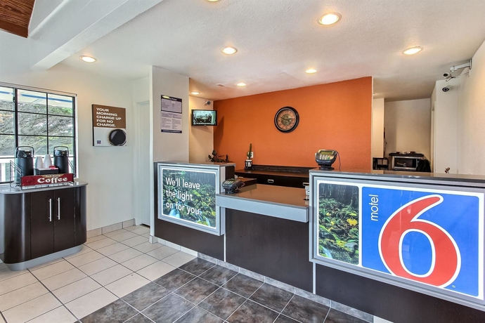 Imagen de los interiores del Motel 6 Marina, Ca - Monterey. Foto 10