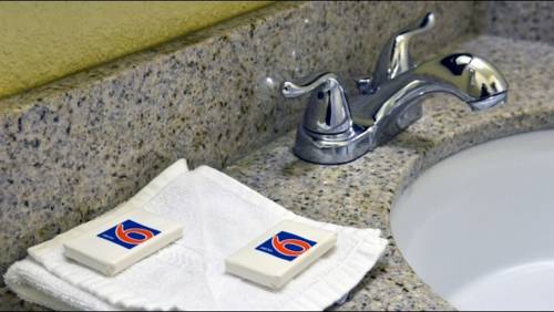 Imagen de la habitación del Motel 6 Modesto, Ca - Downtown. Foto 10