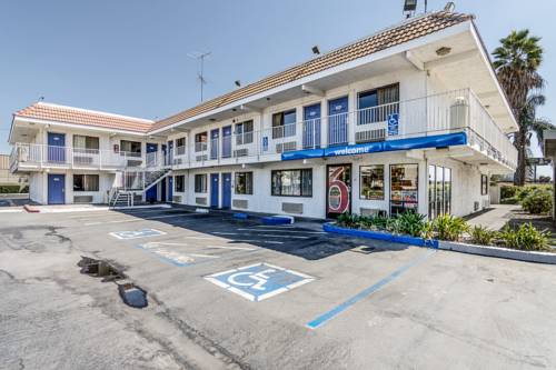 Imagen de la habitación del Motel 6 Modesto. Foto 2