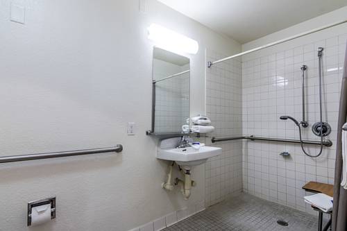 Imagen de la habitación del Motel 6 Modesto. Foto 5