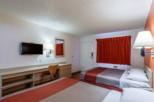 Imagen de la habitación del Motel 6 Modesto. Foto 6