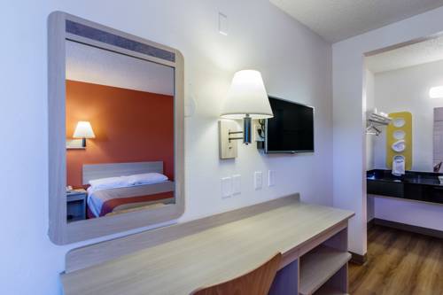 Imagen de la habitación del Motel 6 Modesto. Foto 8
