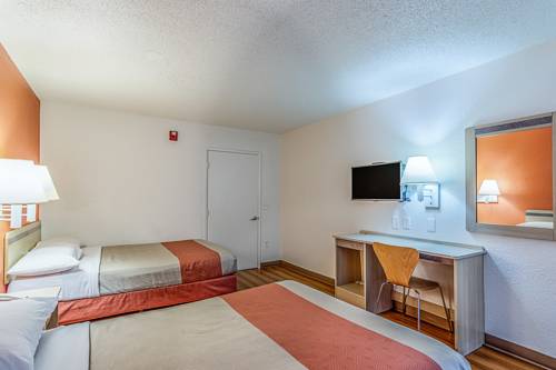 Imagen de la habitación del Motel 6 Modesto. Foto 9