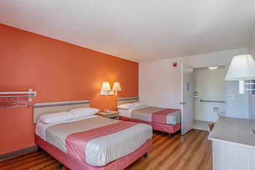 Imagen de la habitación del Motel 6 Modesto. Foto 11
