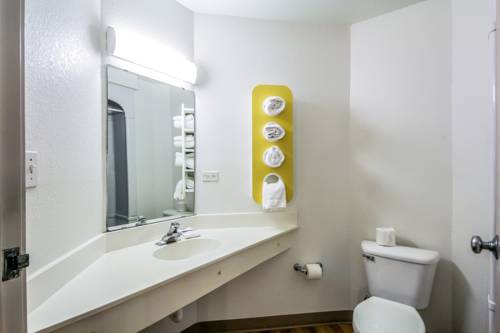 Imagen de la habitación del Motel 6 New Braunfels. Foto 9