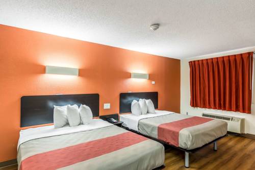 Imagen de la habitación del Motel 6 New Brunswick. Foto 5
