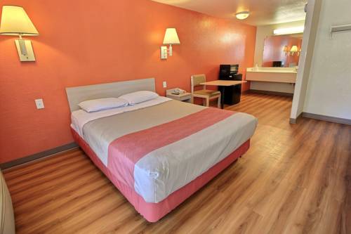 Imagen de la habitación del Motel 6 Newport News, Va. Foto 3