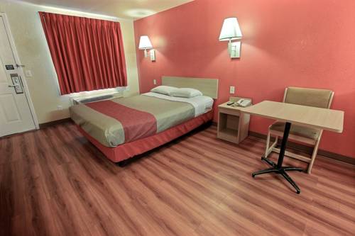 Imagen de la habitación del Motel 6 Newport News, Va. Foto 4