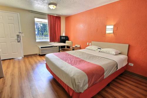 Imagen de la habitación del Motel 6 Newport News, Va. Foto 5