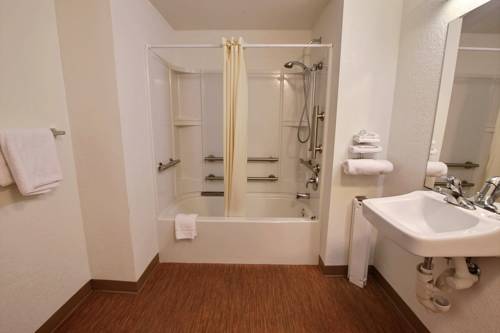 Imagen de la habitación del Motel 6 Newport News, Va. Foto 11