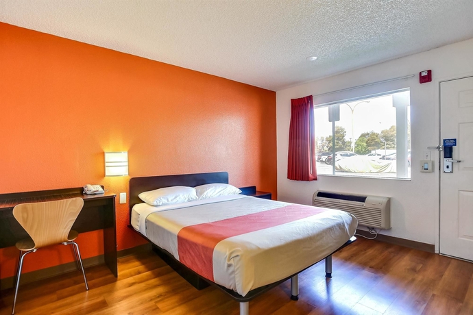 Imagen de la habitación del Motel 6 Oakland, Ca - Embarcadero. Foto 4