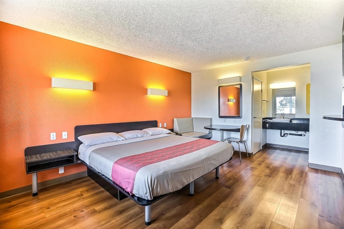 Imagen de la habitación del Motel 6 Oakland, Ca - Embarcadero. Foto 6