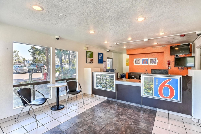 Imagen de los interiores del Motel 6 Oakland, Ca - Embarcadero. Foto 11