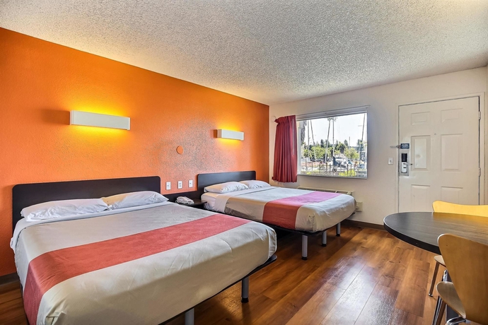 Imagen de la habitación del Motel 6 Oakland, Ca - Embarcadero. Foto 10