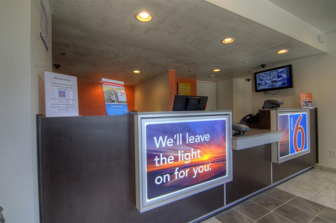 Imagen de los interiores del Motel 6 Orlando - Winter Park. Foto 16