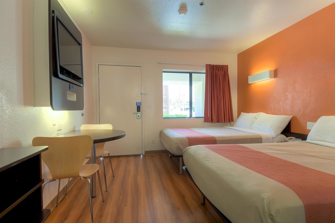 Imagen de la habitación del Motel 6 Palm Springs, Ca - Downtown. Foto 6