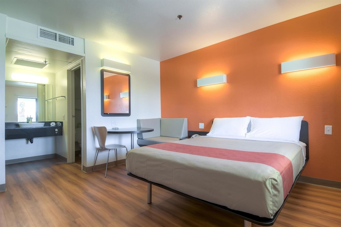 Imagen de la habitación del Motel 6 Palm Springs, Ca - Downtown. Foto 7