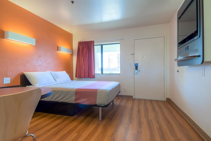 Imagen de la habitación del Motel 6 Palm Springs, Ca - Downtown. Foto 8