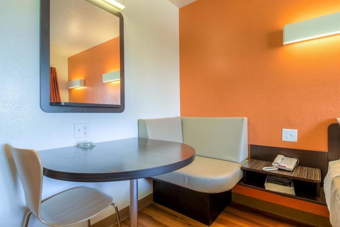 Imagen de la habitación del Motel 6 Palm Springs, Ca - Downtown. Foto 9