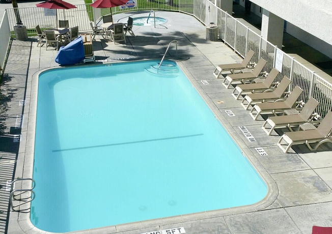 Imagen de la piscina del Motel 6 Palm Springs, Ca - Downtown. Foto 15