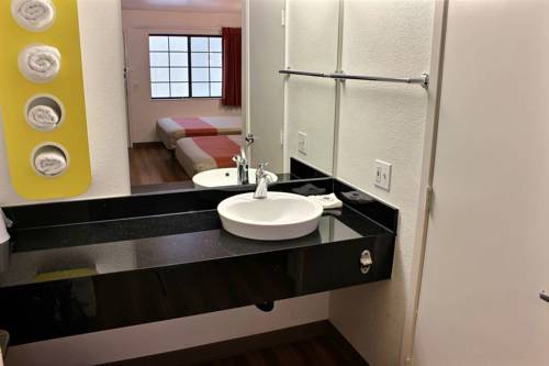 Imagen de la habitación del Motel 6 Paso Robles. Foto 8