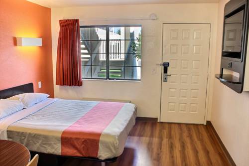 Imagen de la habitación del Motel 6 Paso Robles. Foto 10