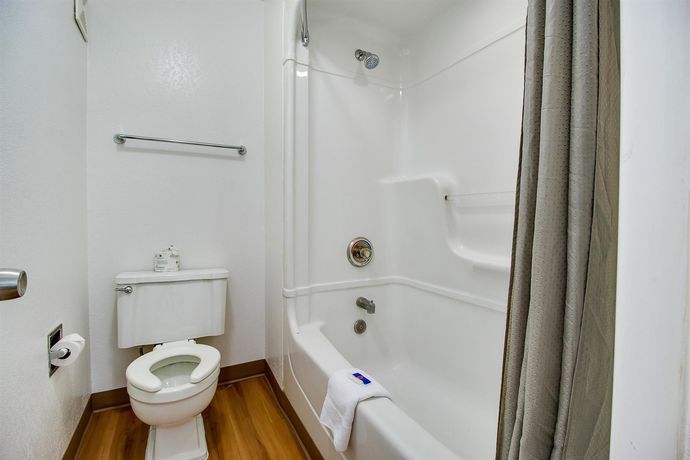 Imagen de los interiores del Motel 6 Phoenix, Az - East. Foto 16
