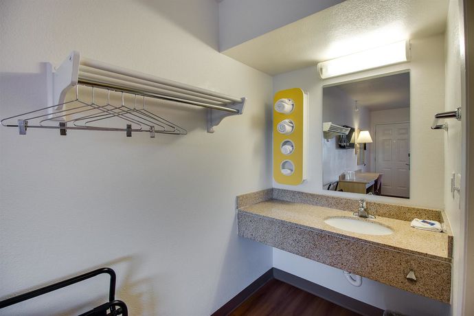 Imagen de la habitación del Motel 6 Phoenix, Az - East. Foto 11
