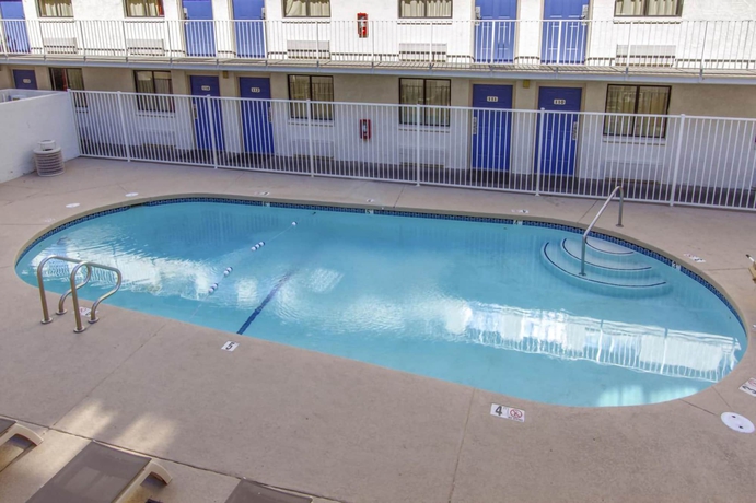 Imagen de la piscina del Motel 6 Phoenix - Northern Avenue. Foto 13