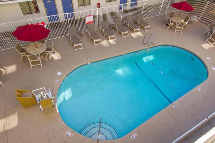 Imagen de la piscina del Motel 6 Phoenix - Northern Avenue. Foto 14