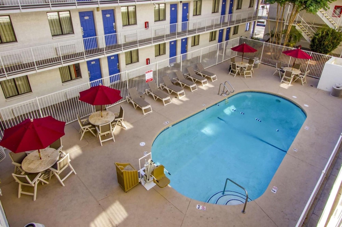 Imagen de la piscina del Motel 6 Phoenix - Northern Avenue. Foto 17